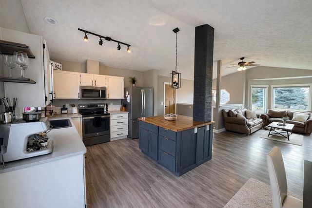 517 E Westcrest Ave, Colbert, WA 99005