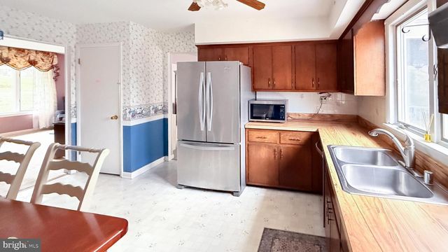 3989 ROBIN HOOD WAY, Sykesville, MD 21784