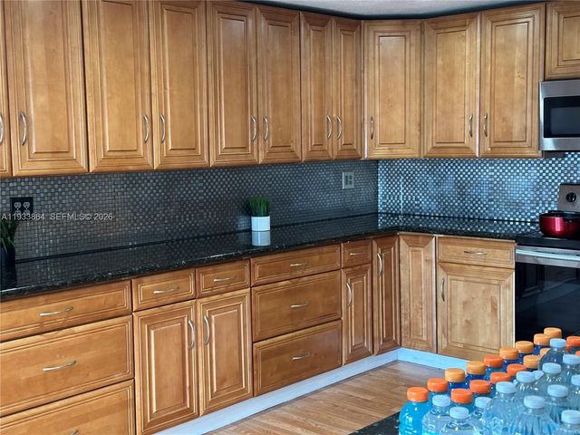 2860 NW 207th St, Miami Gardens, FL 33056