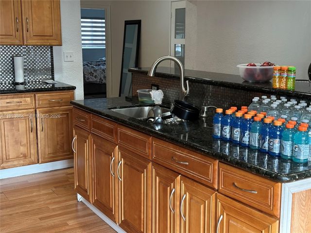 2860 NW 207th St, Miami Gardens, FL 33056