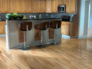 2860 NW 207th St, Miami Gardens, FL 33056