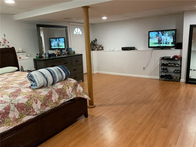 16 Arrow Avenue, Warwick, RI 02886