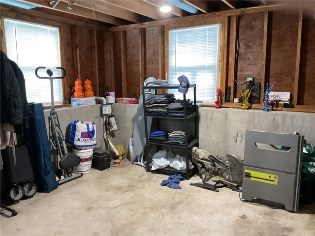 16 Arrow Avenue, Warwick, RI 02886