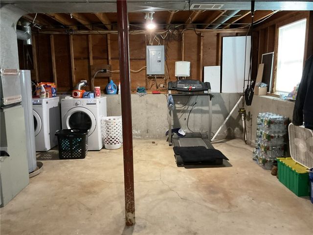 16 Arrow Avenue, Warwick, RI 02886