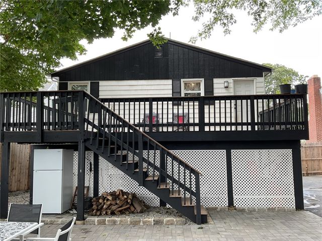 16 Arrow Avenue, Warwick, RI 02886