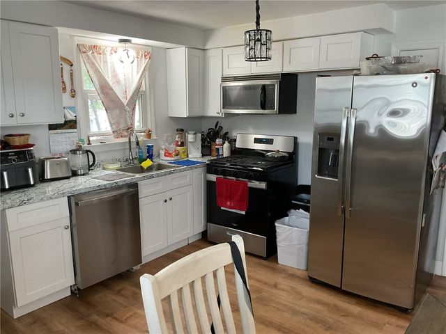 16 Arrow Avenue, Warwick, RI 02886