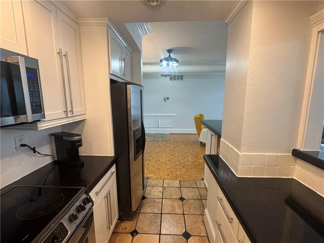 3060 Pharr Court North NW 613, Atlanta, GA 30305