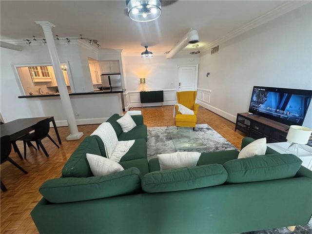 3060 Pharr Court North NW 613, Atlanta, GA 30305