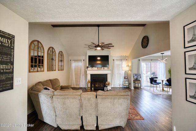 8110 Kellerman Rd, Louisville, KY 40219