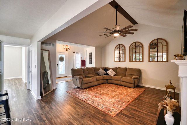 8110 Kellerman Rd, Louisville, KY 40219