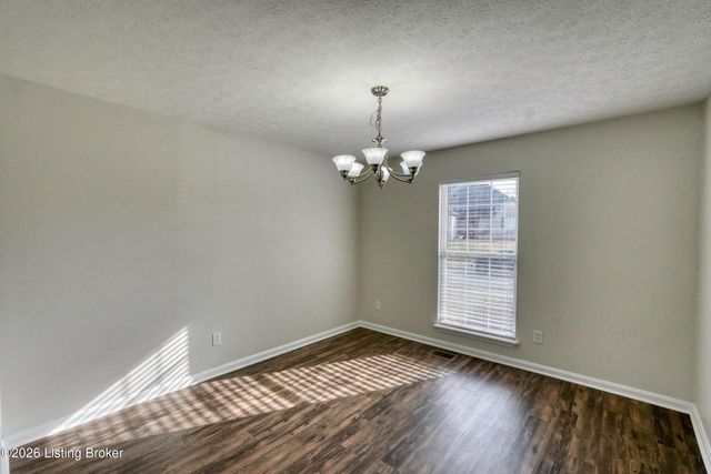 8110 Kellerman Rd, Louisville, KY 40219