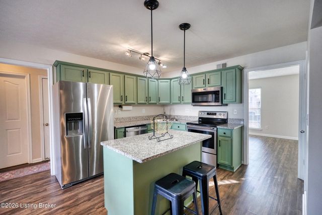 8110 Kellerman Rd, Louisville, KY 40219