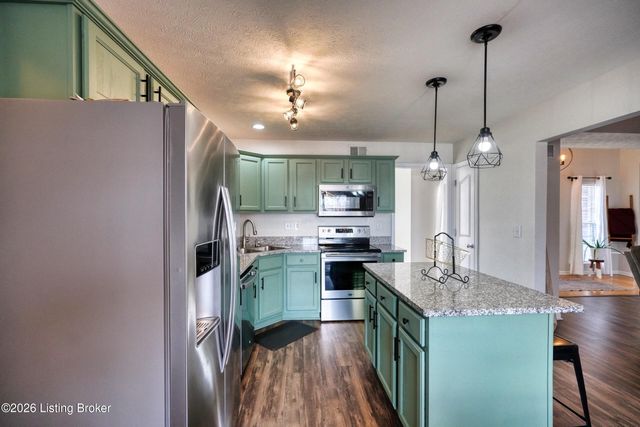 8110 Kellerman Rd, Louisville, KY 40219