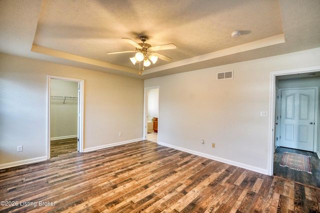 8110 Kellerman Rd, Louisville, KY 40219