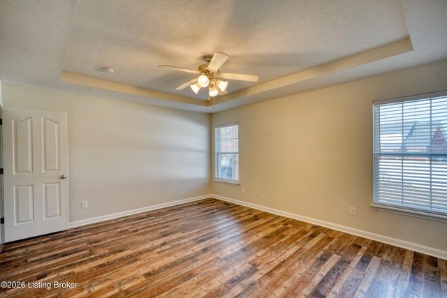 8110 Kellerman Rd, Louisville, KY 40219