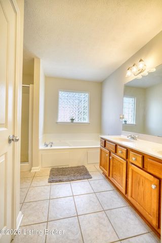 8110 Kellerman Rd, Louisville, KY 40219