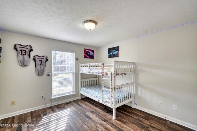 8110 Kellerman Rd, Louisville, KY 40219