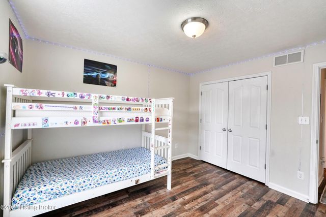 8110 Kellerman Rd, Louisville, KY 40219