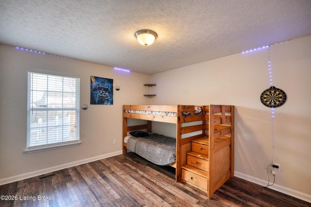 8110 Kellerman Rd, Louisville, KY 40219