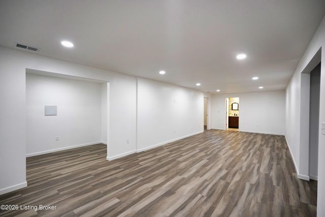 8110 Kellerman Rd, Louisville, KY 40219