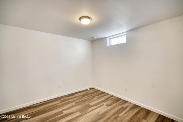 8110 Kellerman Rd, Louisville, KY 40219