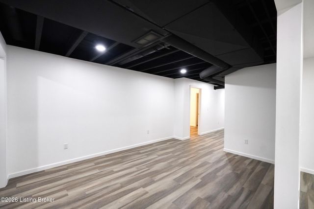 8110 Kellerman Rd, Louisville, KY 40219