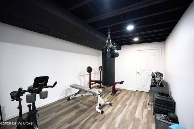 8110 Kellerman Rd, Louisville, KY 40219