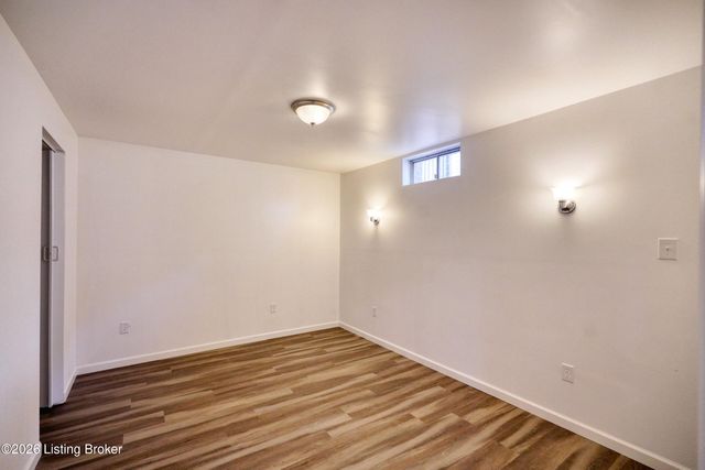 8110 Kellerman Rd, Louisville, KY 40219