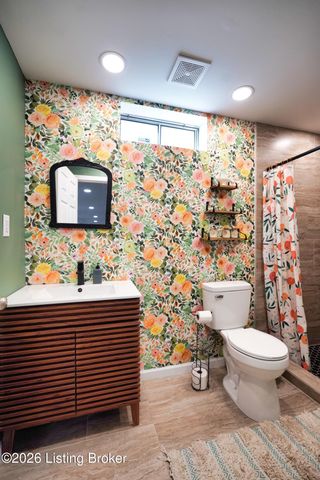 8110 Kellerman Rd, Louisville, KY 40219