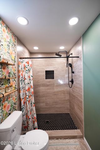 8110 Kellerman Rd, Louisville, KY 40219