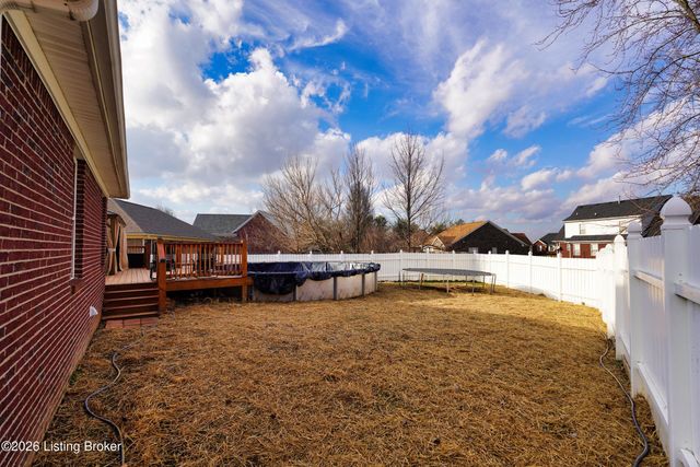 8110 Kellerman Rd, Louisville, KY 40219