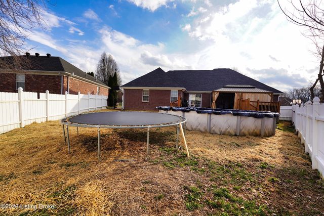 8110 Kellerman Rd, Louisville, KY 40219