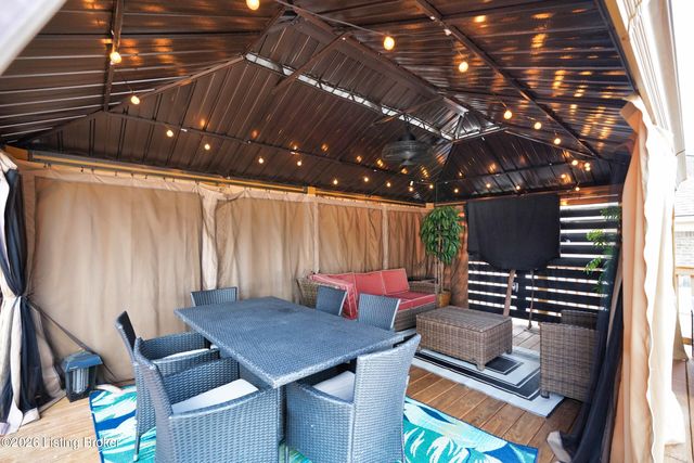 8110 Kellerman Rd, Louisville, KY 40219