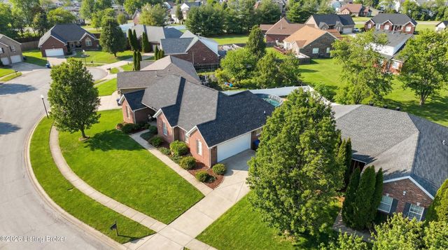 8110 Kellerman Rd, Louisville, KY 40219