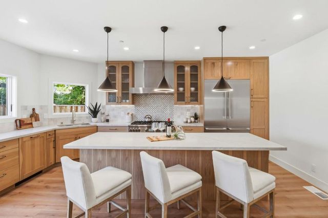 445 Iris Street, Redwood City, CA 94062