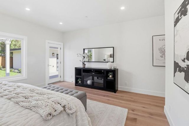 445 Iris Street, Redwood City, CA 94062