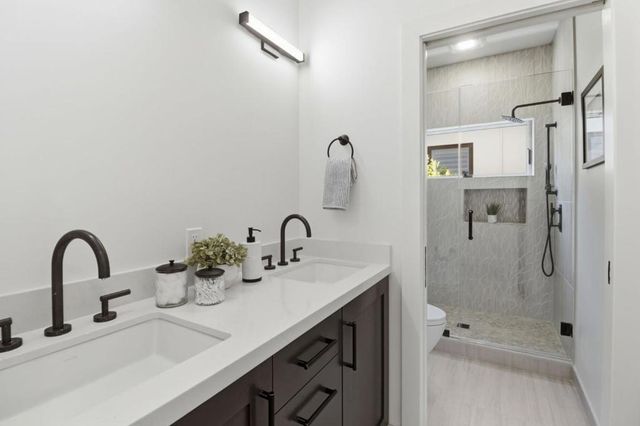 445 Iris Street, Redwood City, CA 94062