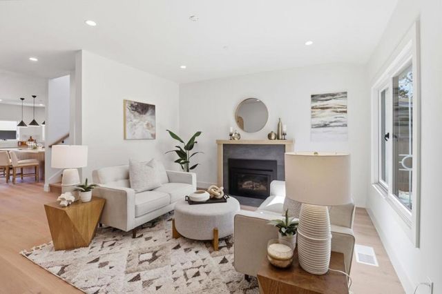 445 Iris Street, Redwood City, CA 94062