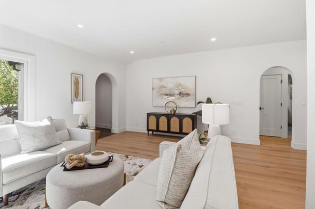 445 Iris Street, Redwood City, CA 94062