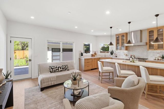 445 Iris Street, Redwood City, CA 94062