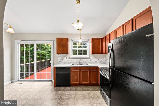 737 GLEN COVE DR, Ruther Glen, VA 22546