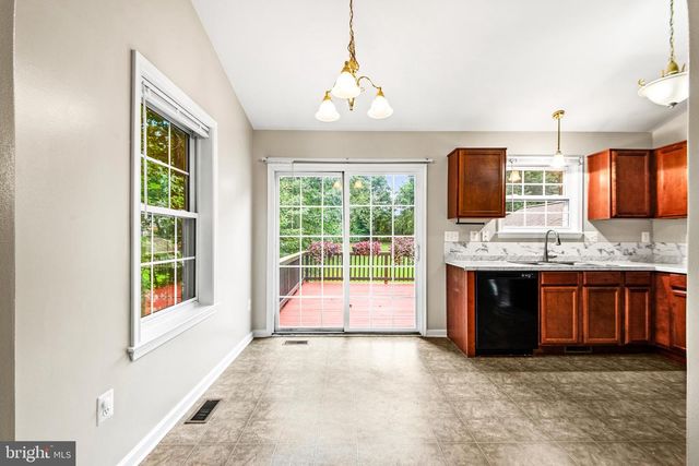 737 GLEN COVE DR, Ruther Glen, VA 22546