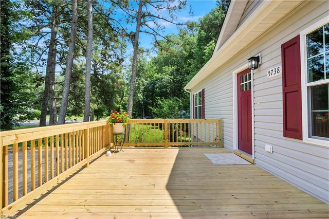 5738 Hickory Fork RD, Gloucester, VA 23061
