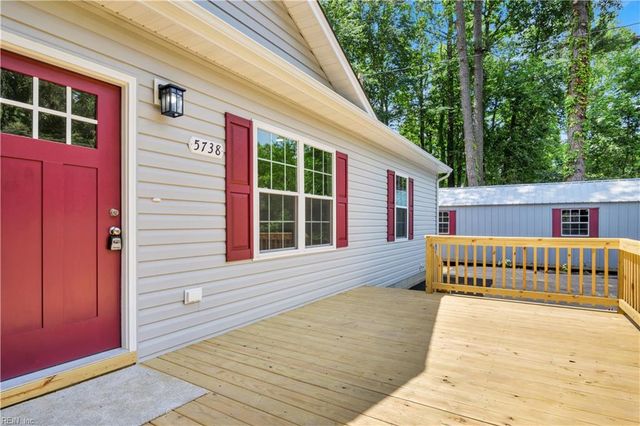 5738 Hickory Fork RD, Gloucester, VA 23061