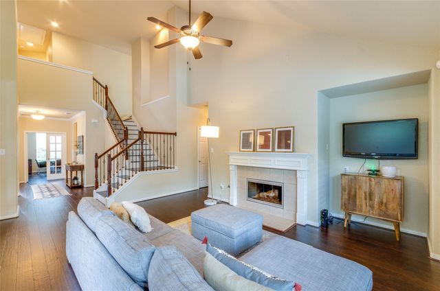 10 Caelin Court, The Woodlands, TX 77382