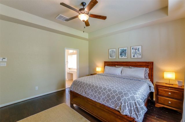 10 Caelin Court, The Woodlands, TX 77382