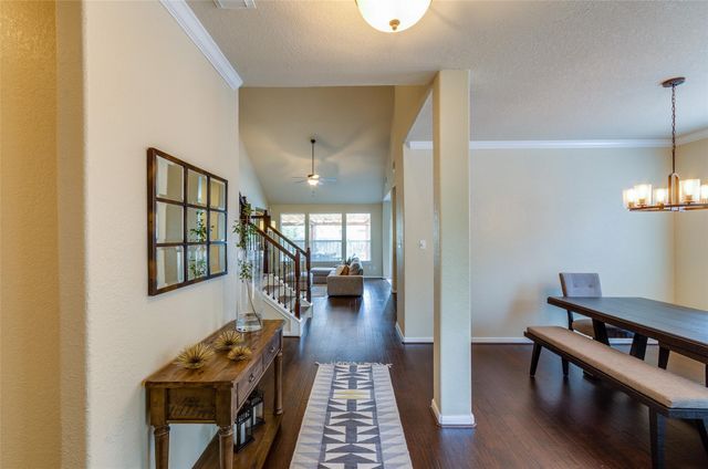 10 Caelin Court, The Woodlands, TX 77382