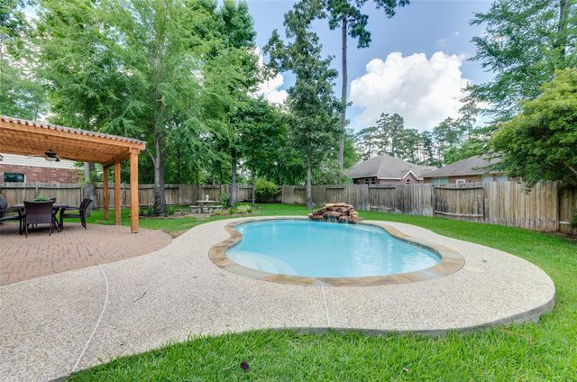 10 Caelin Court, The Woodlands, TX 77382
