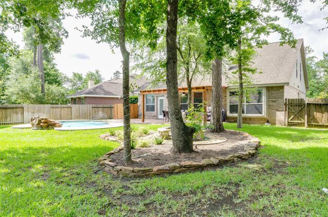 10 Caelin Court, The Woodlands, TX 77382