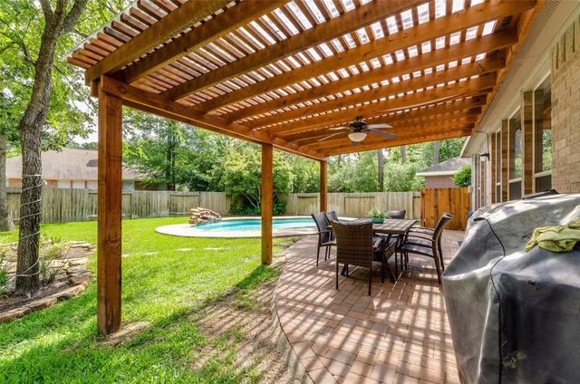 10 Caelin Court, The Woodlands, TX 77382